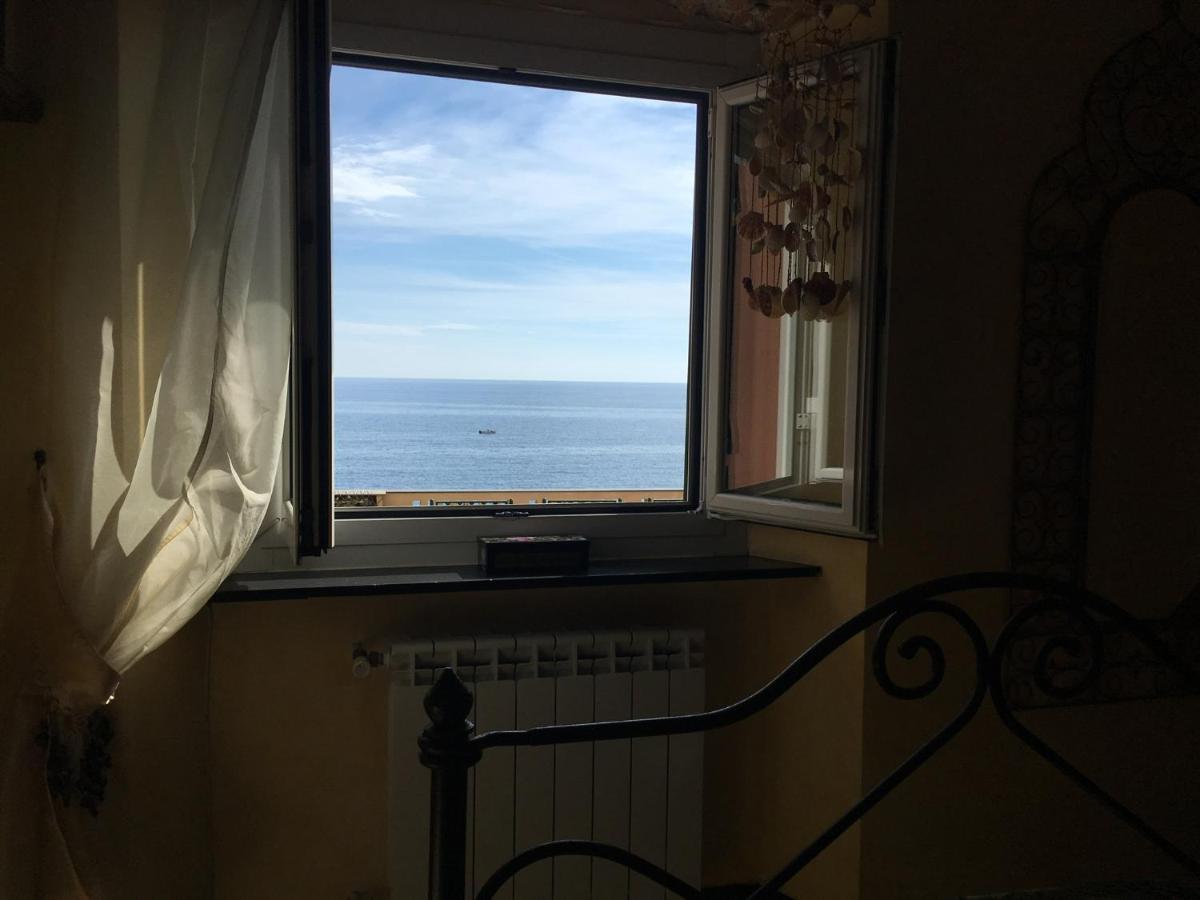 Romantic Sea View Flat In Genoa